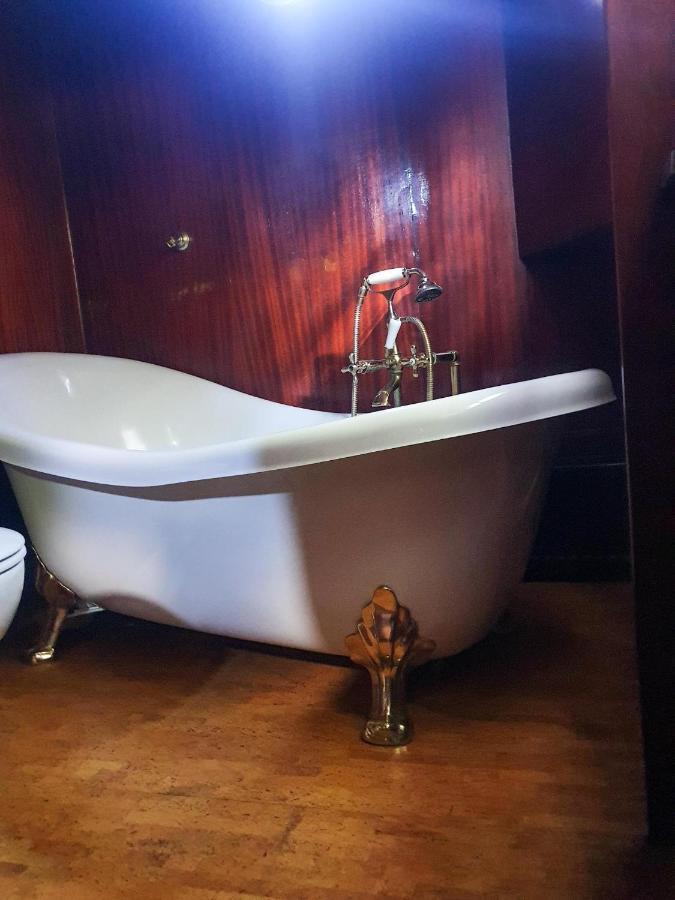 Апартаменты Bateau Peniche Lille - Euratechnologie Экстерьер фото